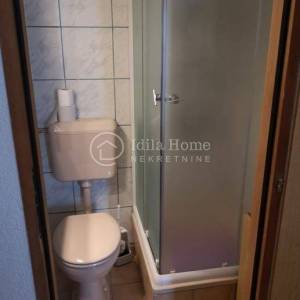 Donji Karin, kuća katnica sa 5 apartmana POVOLJNO! (prodaja)
