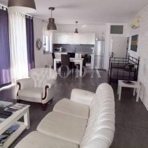 Dramalj kuća sa više apartmana