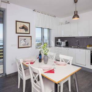 Dramalj kuća sa više apartmana