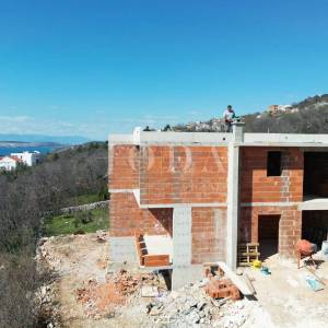 Dramalj obiteljska kuća sa dva stana