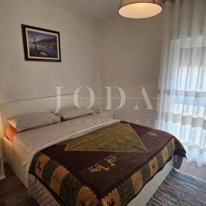 Dramalj penthouse sa garažom i zasebnim apartmanom