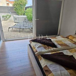 Dramalj stan, 2s+db, parking, terasa, spremište