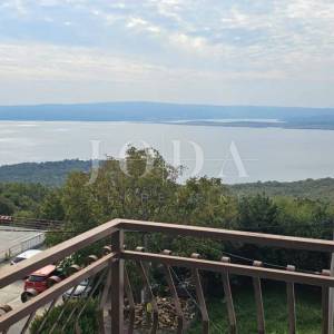 Dramalj studio apartman sa parkingom
