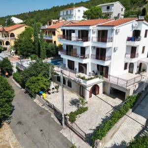 Dramalj studio apartman sa parkingom