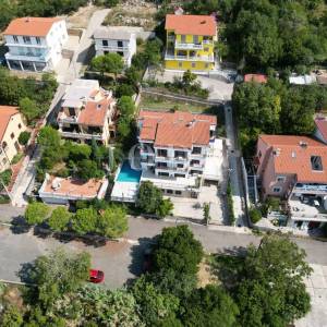 Dramalj studio apartman sa parkingom