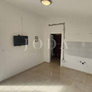 Dramalj studio apartman sa parkingom