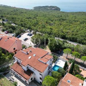 Dramalj studio apartman sa parkingom