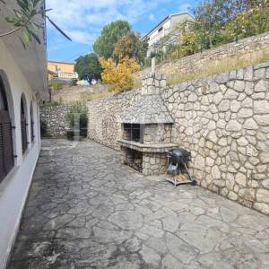 Dramalj studio apartman sa parkingom