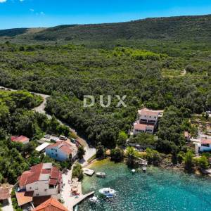 DUGI OTOK - građevinsko zemljište prvi red do mora