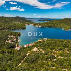 DUGI OTOK - građevinsko zemljište prvi red do mora