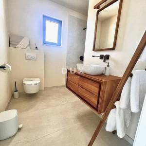 DUGI OTOK, ŽMAN - novoizgrađene DVIJE VILLE s bazenom 150m od mora