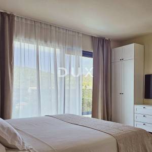 DUGI OTOK, ŽMAN - novoizgrađene DVIJE VILLE s bazenom 150m od mora