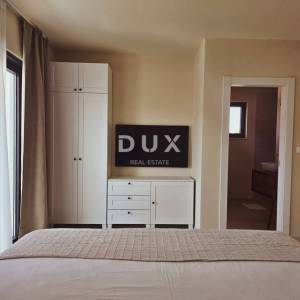 DUGI OTOK, ŽMAN - novoizgrađene DVIJE VILLE s bazenom 150m od mora