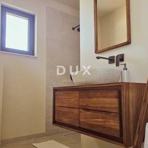 DUGI OTOK, ŽMAN - novoizgrađene DVIJE VILLE s bazenom 150m od mora