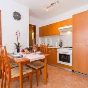 Dva apartmana sa zajedničkim bazenom,Novigrad