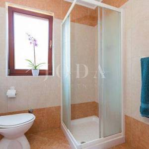 Dva apartmana sa zajedničkim bazenom,Novigrad