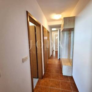 Dva apartmana u Malinskoj, okućnica, namješteno!