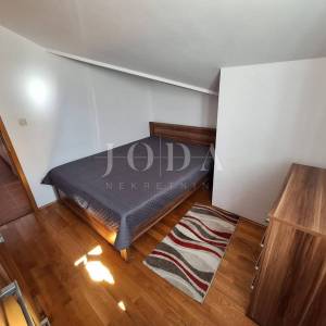 Dva apartmana u Malinskoj, okućnica, namješteno!