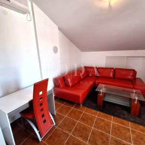 Dva apartmana u Malinskoj, okućnica, namješteno!