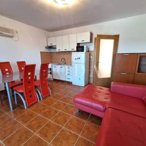 Dva apartmana u Malinskoj, okućnica, namješteno!