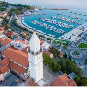 Dva zemljišta sa građevinskim dozvolama za 12 stanova