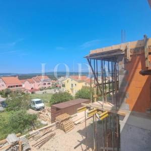Dvoetažni apartman s pogledom na more, novogradnja Punat