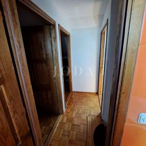 Dvoetažni stan s vrtom u gradu Krku