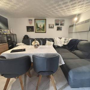 Dvoetažni stan u Selcu, 100m od centra