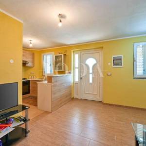 Dvojna apartmanska kuća za odmor, Malinska - otok Krk