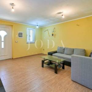 Dvojna apartmanska kuća za odmor, Malinska - otok Krk