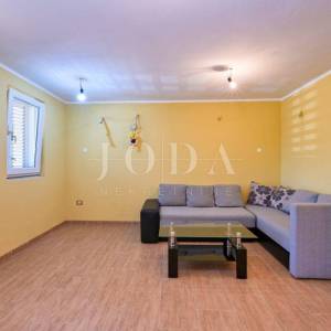 Dvojna apartmanska kuća za odmor, Malinska - otok Krk