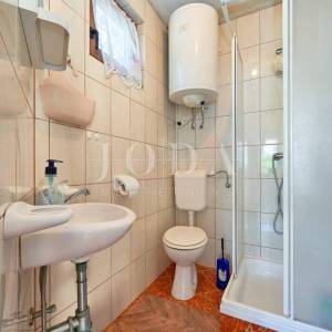 Dvojna apartmanska kuća za odmor, Malinska - otok Krk