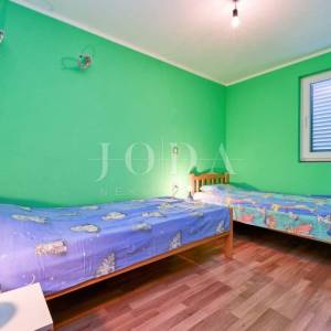 Dvojna apartmanska kuća za odmor, Malinska - otok Krk