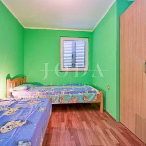 Dvojna apartmanska kuća za odmor, Malinska - otok Krk