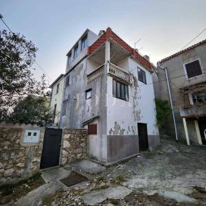Dvojna kamena kuća za renovaciju, Vrbnik - otok Krk
