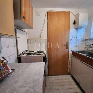 Dvojna kamena kuća za renovaciju, Vrbnik - otok Krk