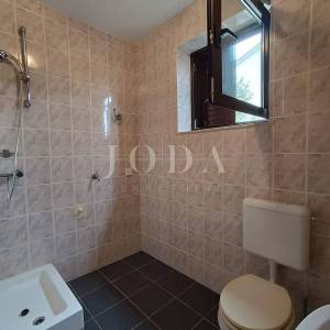 Dvojna kuća 70m od mora
