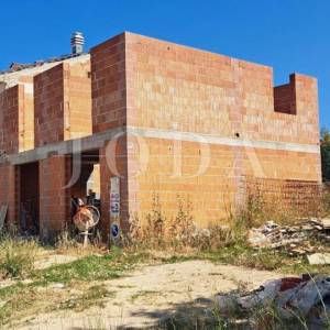 Dvojna kuća s bazenom, novogradnja Vrbnik-okolica