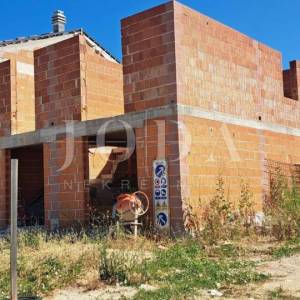 Dvojna kuća s bazenom, roh bau, Vrbnik-okolica