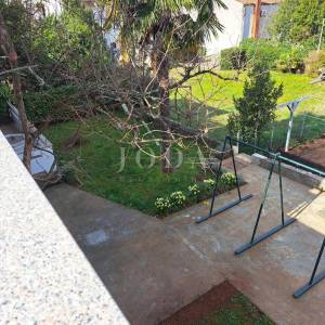 Dvojna kuća sa 7 apartmana - Malinska