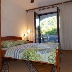 Dvojna kuća sa 7 apartmana - Malinska