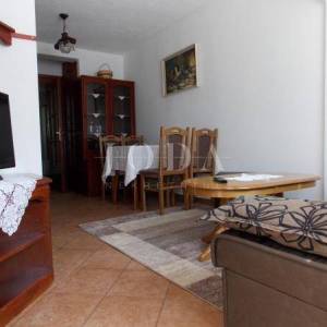 Dvojna kuća sa 7 apartmana - Malinska