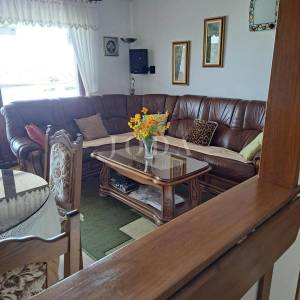 Dvojna kuća sa 7 apartmana - Malinska