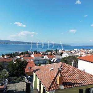Dvojna kuća sa dva odvojena apartmana