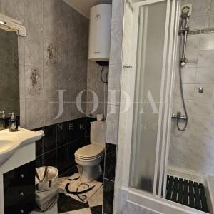 Ekskluzivna prodaja dvojne kuće u Novom Vinodolskom, atraktivna lokacija