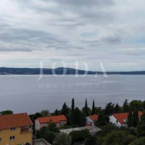 Ekskluzivna prodaja dvojne kuće u Novom Vinodolskom, atraktivna lokacija
