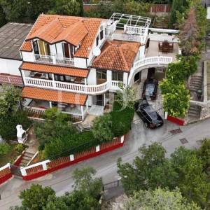 Ekskluzivna prodaja dvojne kuće u Novom Vinodolskom, atraktivna lokacija