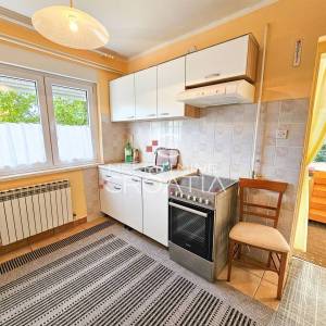 EKSKLUZIVNO: KUĆA NA ODLIČNOJ LOKACIJI!