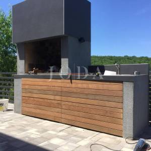 Ekskuzivna villa s bazenom i uređenom okućnicom