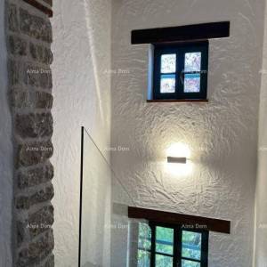 Elegantna kamena vila s bazenom i istarskim šarmom – savršen spoj tradicije i luksuza, Tinjan!